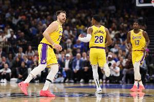 pg电子游戏攻略-要俯冲？湖人惨遭3连败战绩和灰熊持平仍排第四 距掘金1.5场