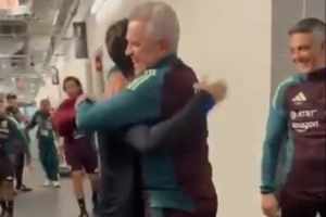 pg电子经验-紧紧拥抱！李刚仁与恩师哈维尔-阿吉雷重逢，二人曾在马洛卡共事